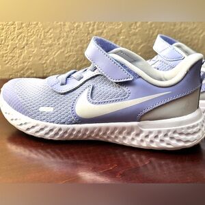 Nike Revolution 5 Kids Sneakers in Light Purple and White - Used Play Shoes